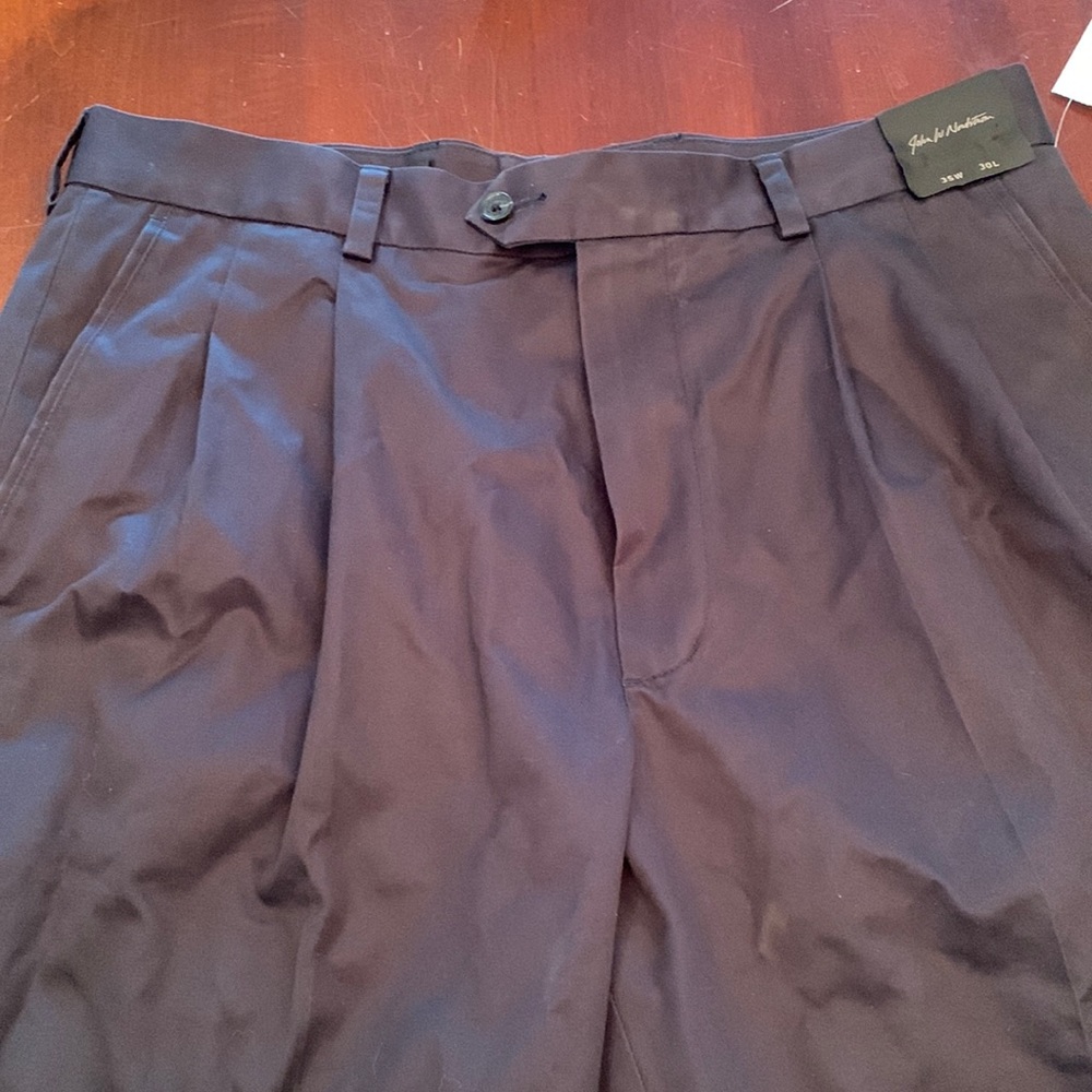 NWT Nordstrom Navy pants. Size 35 x 30  100% cotton.